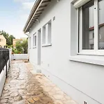 La Maison De Lecume Renovated Family House With Garden Dom wakacyjny