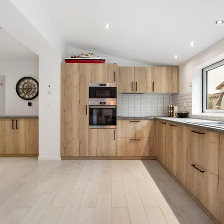 La Maison De Lecume Renovated Family House With Garden Agde